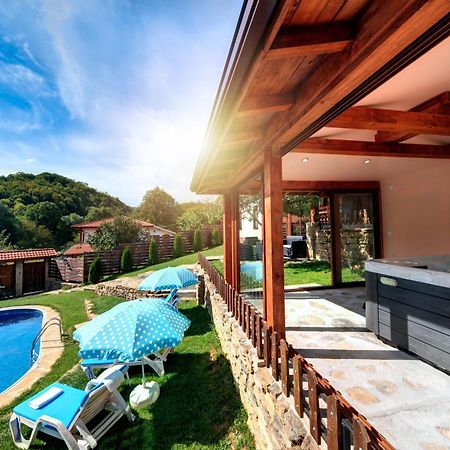 House Maya Tryavna Bagian luar foto