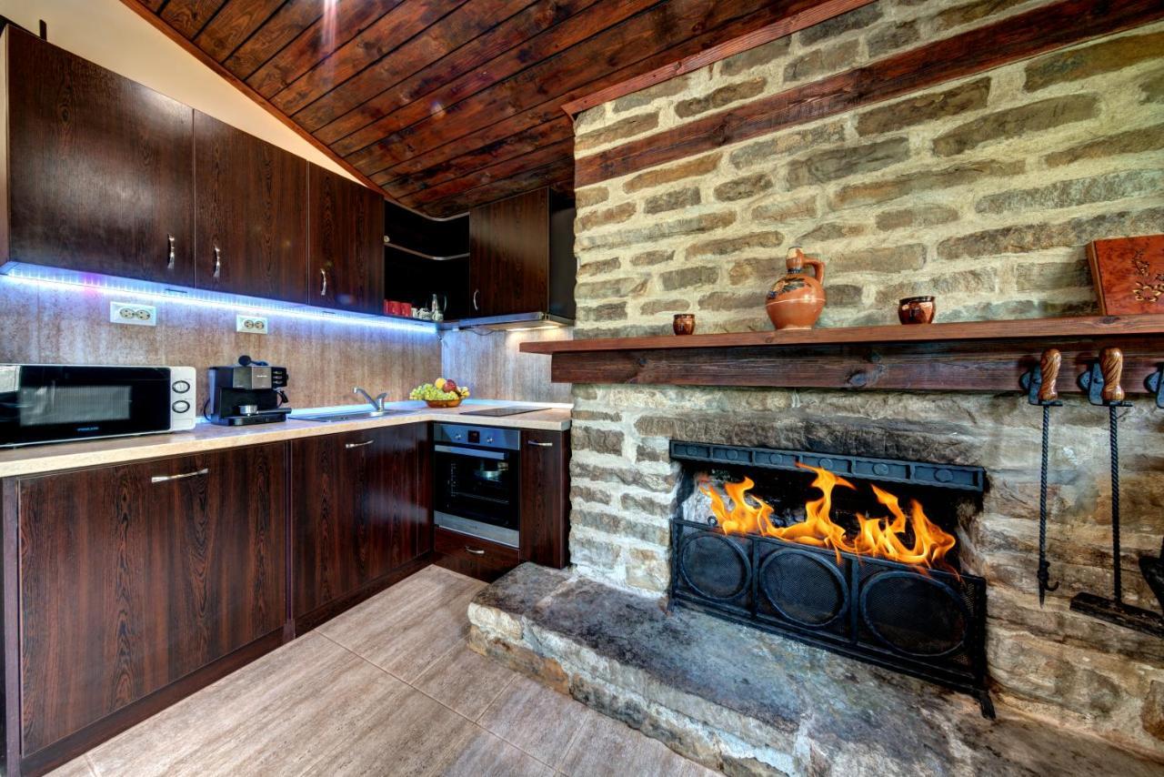 House Maya Tryavna Bagian luar foto