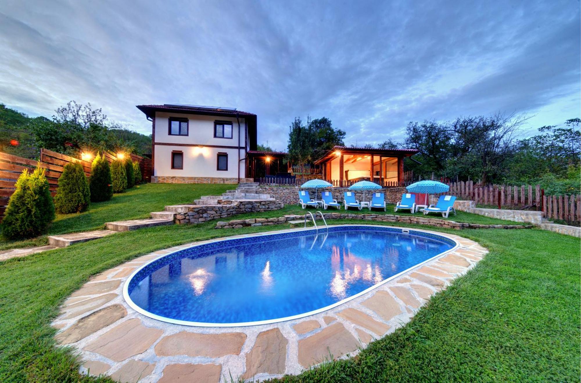 House Maya Tryavna Bagian luar foto