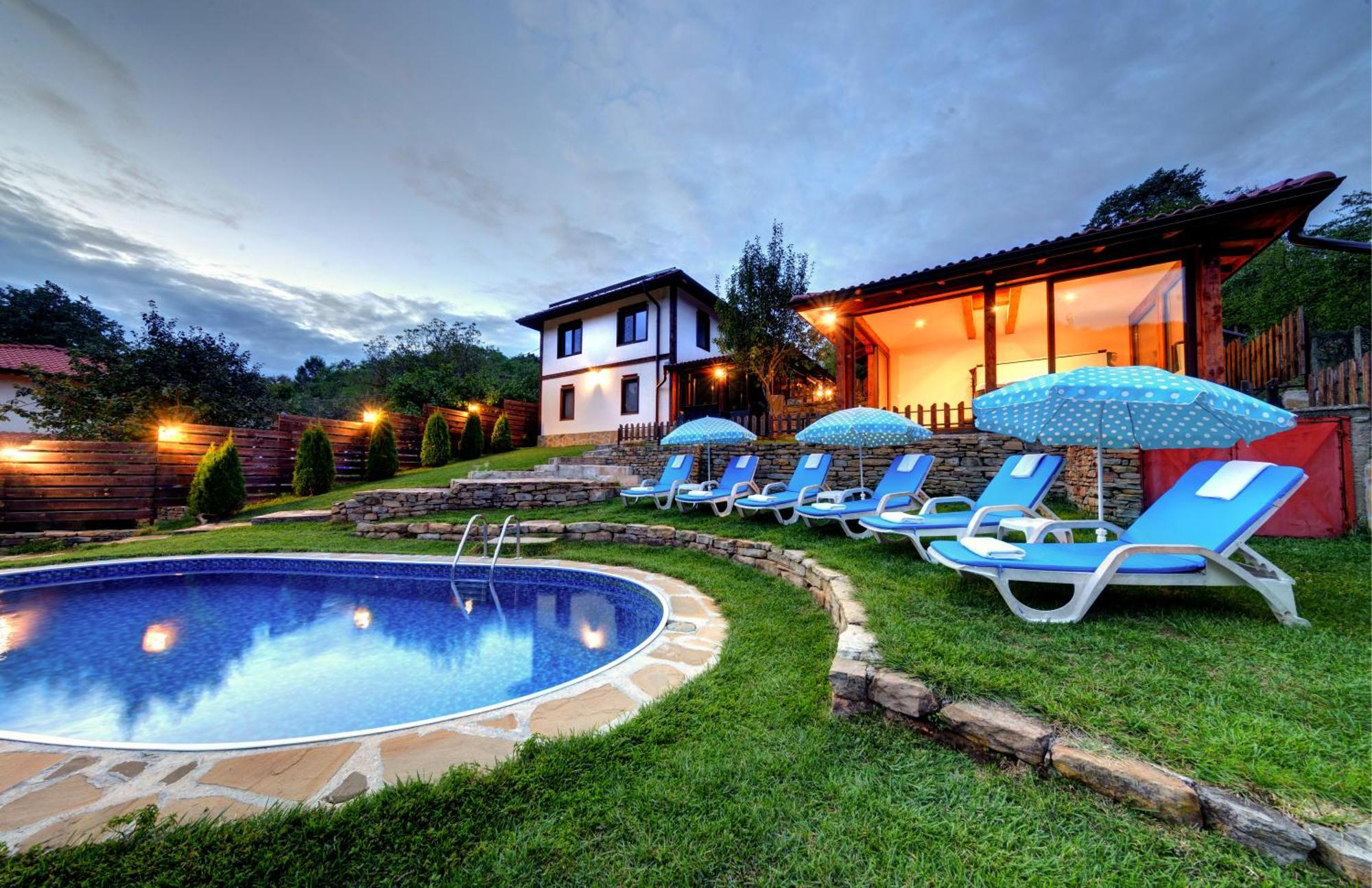 House Maya Tryavna Bagian luar foto