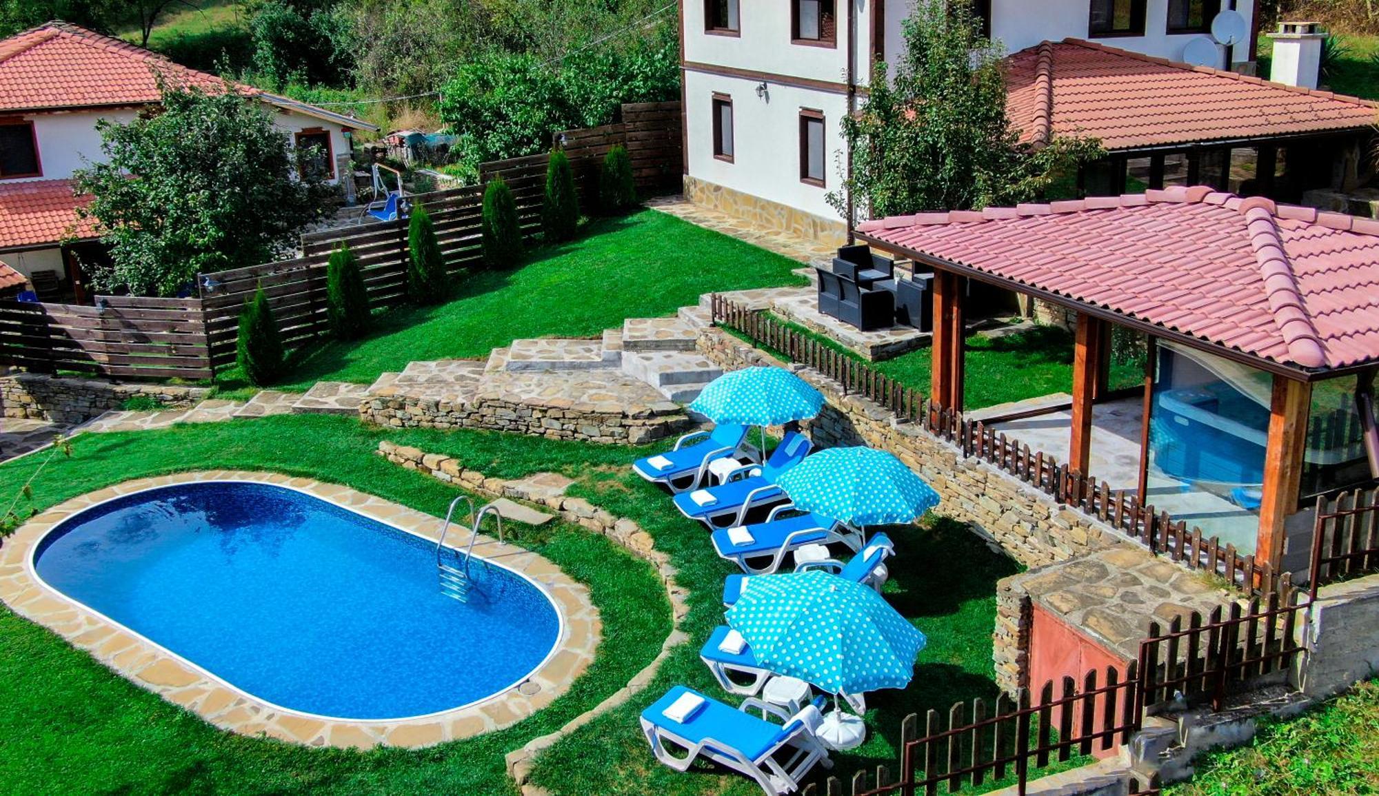 House Maya Tryavna Bagian luar foto